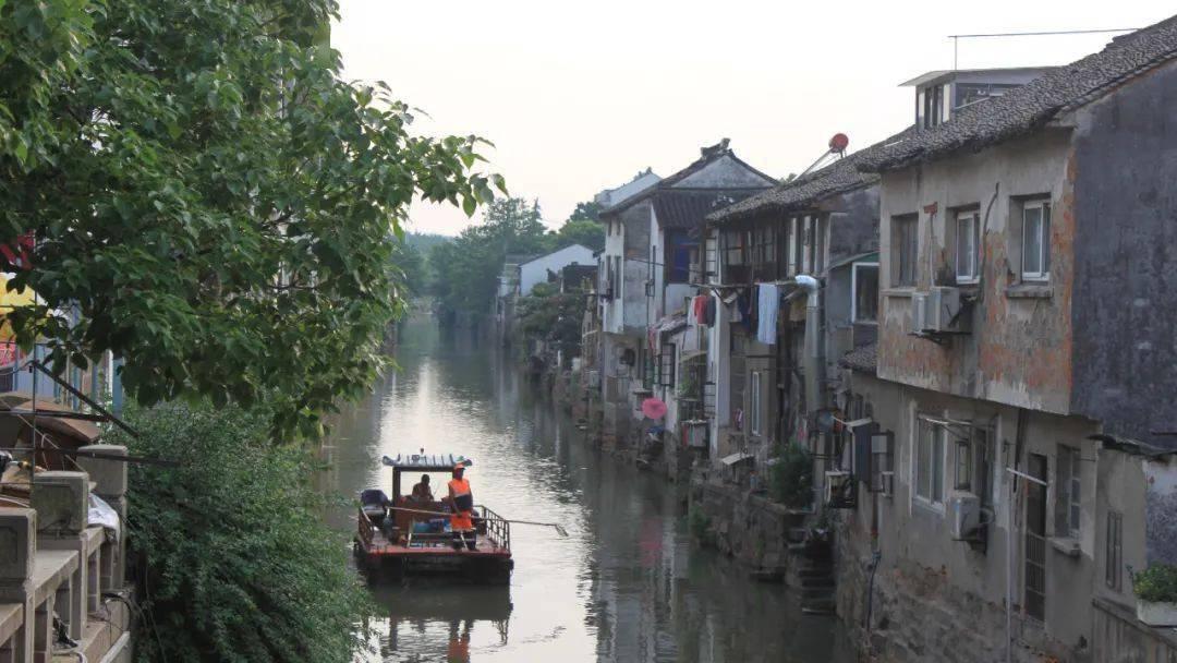 莉莉丝内部通报员工涉嫌职务侵占被刑拘:与供应商存在大额资金来往